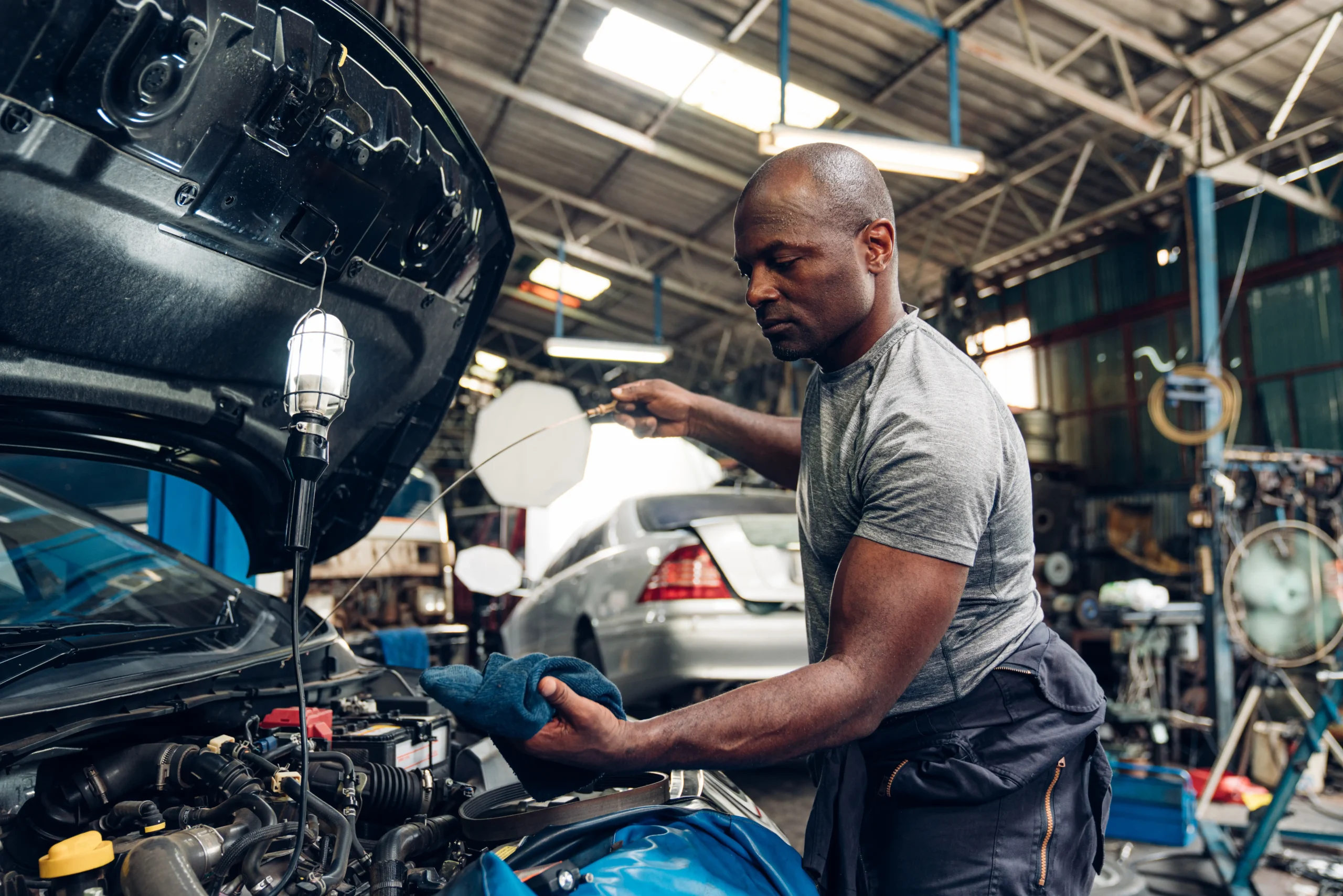 auto mechanic are repair and maintenance auto